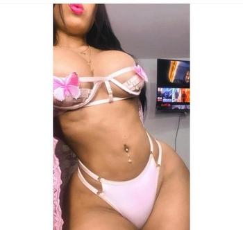 pame, 23  female escort, Queens