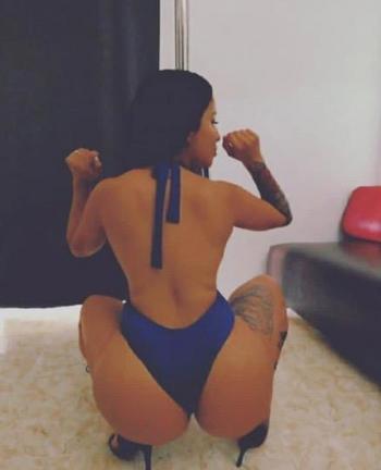 929-395-8970, 22  female escort, Queens