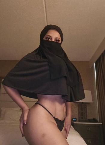 deyanira, 25  female escort, Queens