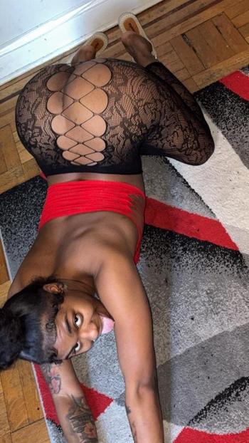 Moji Akua, 22  female escort, Queens