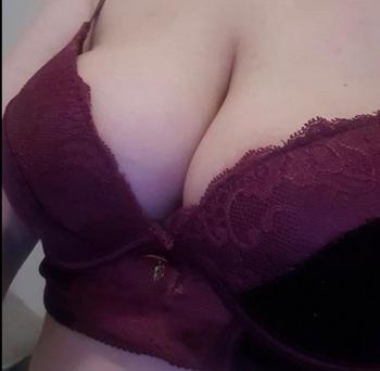 Kriss, 34  female escort, Queens