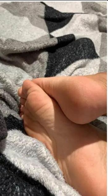267-304-6095, 25  female escort, Queens