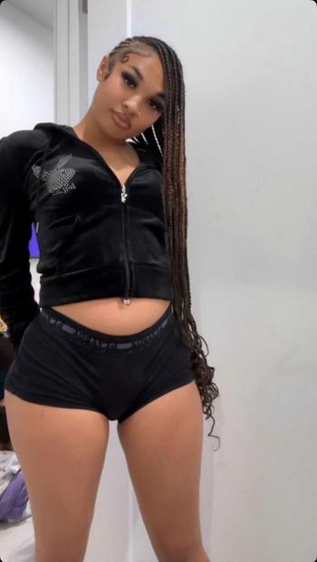 KARENS, 24  female escort, Queens