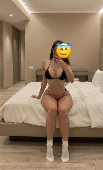 570-233-9750, 26  female escort, Queens
