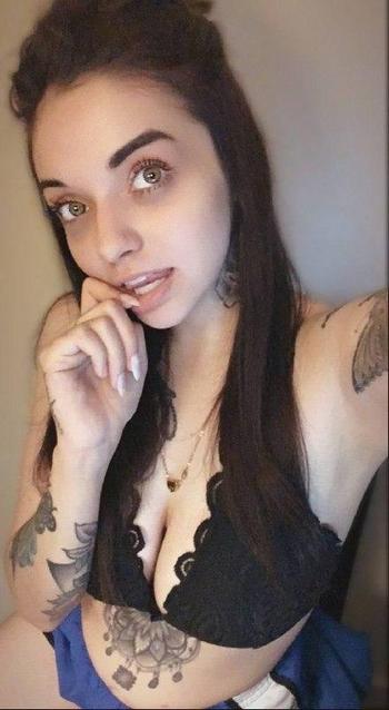 Join WhatsApp:: 84 02 03 95 94, 22  female escort, Queens
